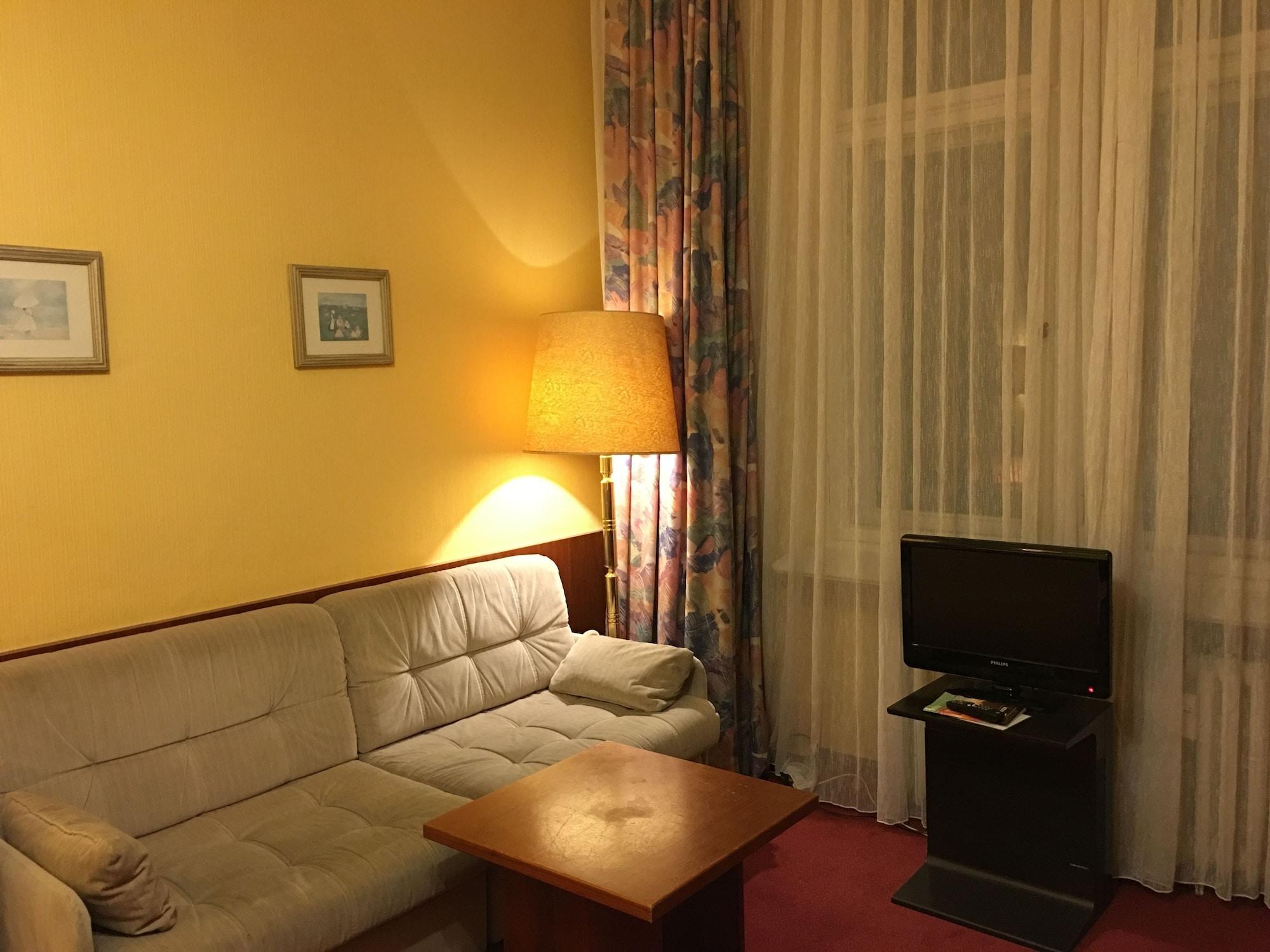 Kurfuerst Am Kurfuerstendamm Berlin Bagian luar foto