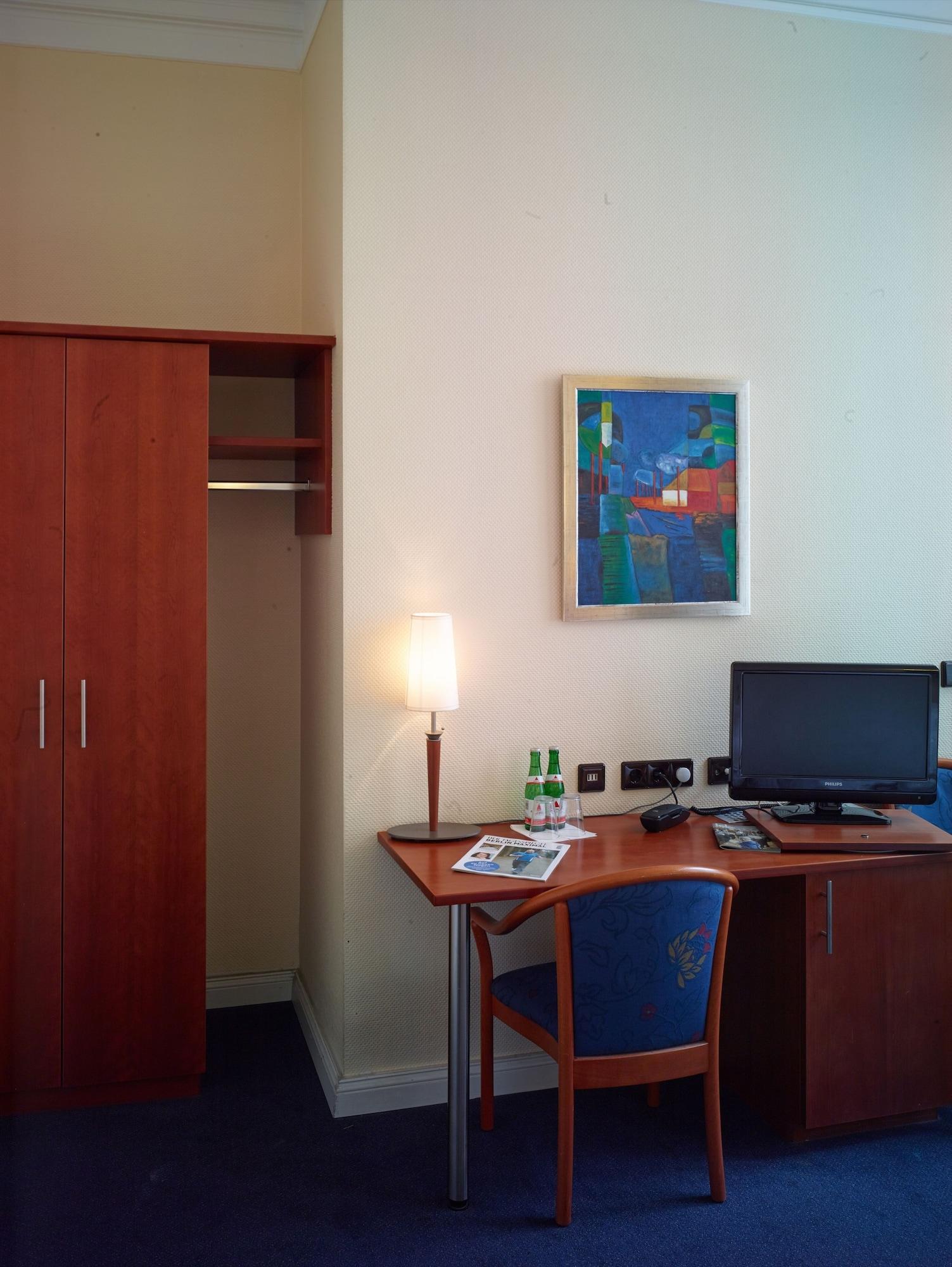 Kurfuerst Am Kurfuerstendamm Berlin Bagian luar foto
