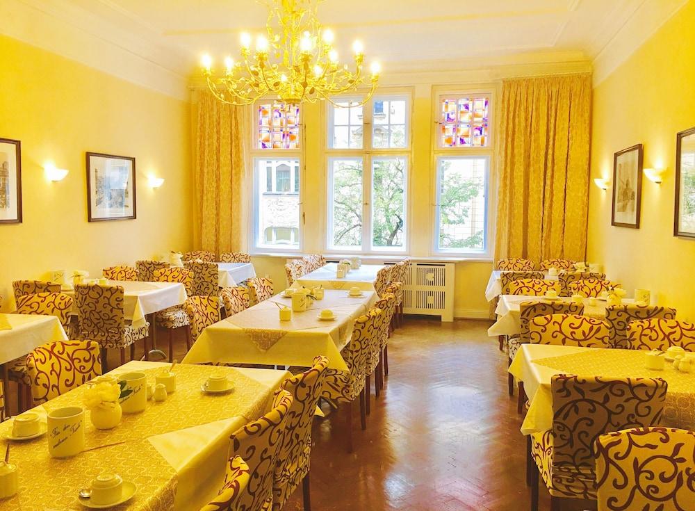 Kurfuerst Am Kurfuerstendamm Berlin Bagian luar foto