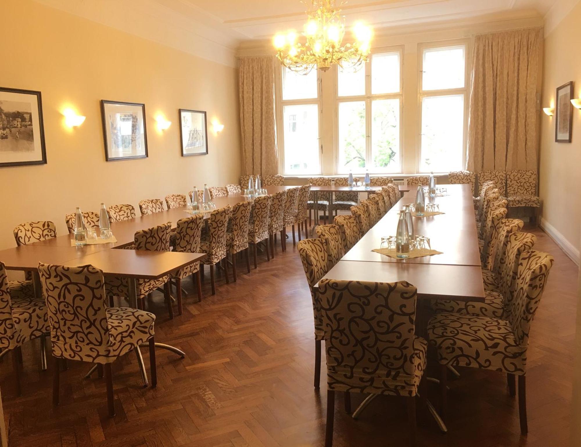 Kurfuerst Am Kurfuerstendamm Berlin Bagian luar foto