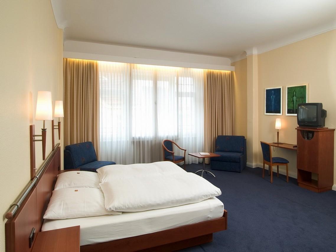 Kurfuerst Am Kurfuerstendamm Berlin Bagian luar foto