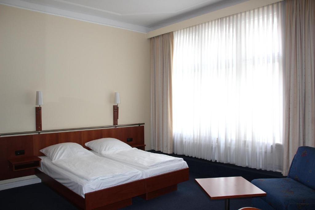Kurfuerst Am Kurfuerstendamm Berlin Bagian luar foto
