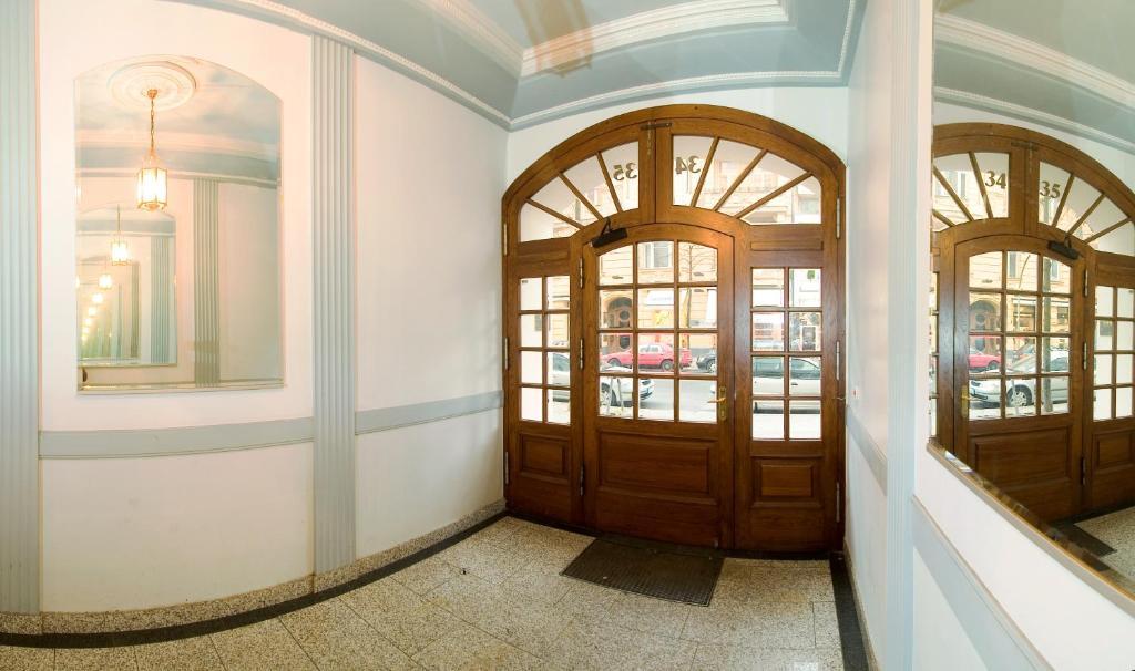 Kurfuerst Am Kurfuerstendamm Berlin Bagian luar foto